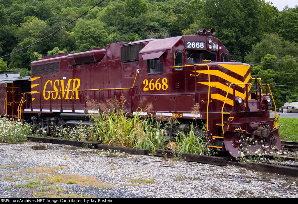 GSMR 2668 waits for its next run